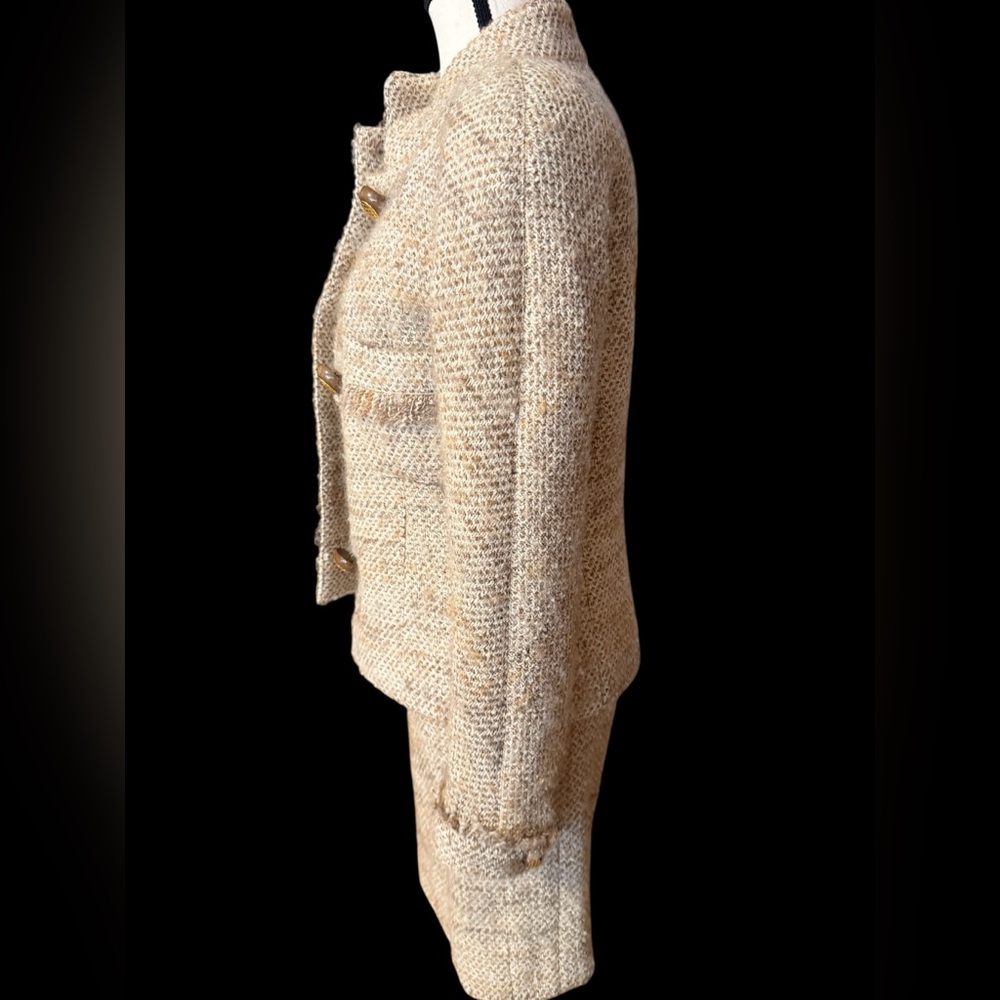 CHANEL Beige Tweed Suit - Picture 9 of 16